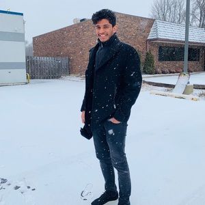 Meet your Posher, Mathews